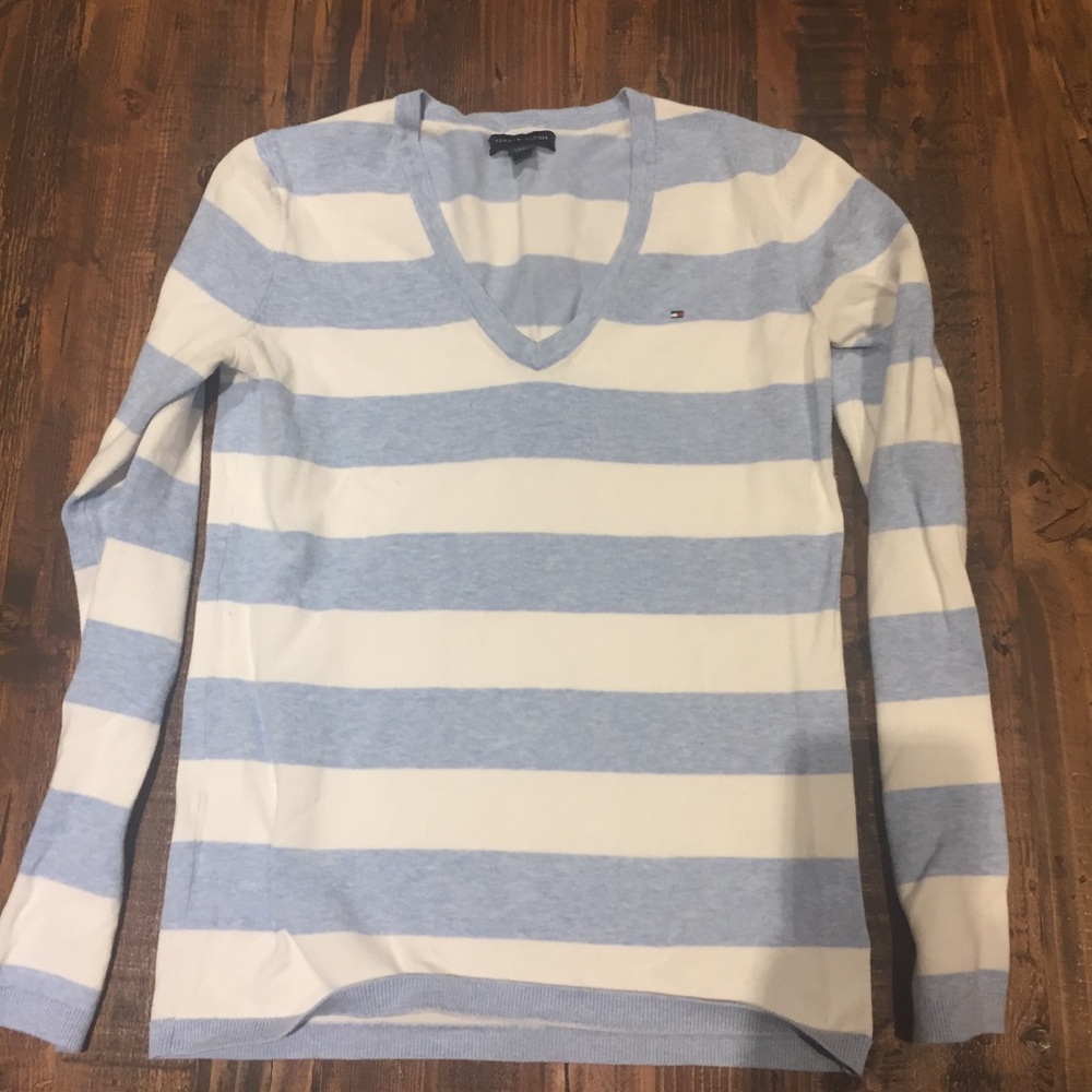 Women’s XS Tommy Hilfiger sweater - Picture 2 of 4
